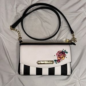 BETSEY JOHNSON crossbody purse